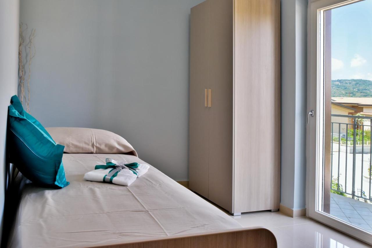 Hyele Accommodation Experience Casal Velino Bagian luar foto
