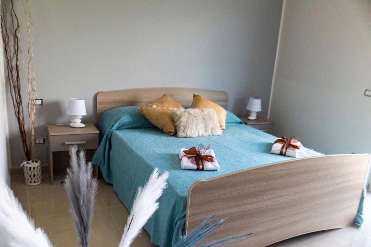 Hyele Accommodation Experience Casal Velino Bagian luar foto
