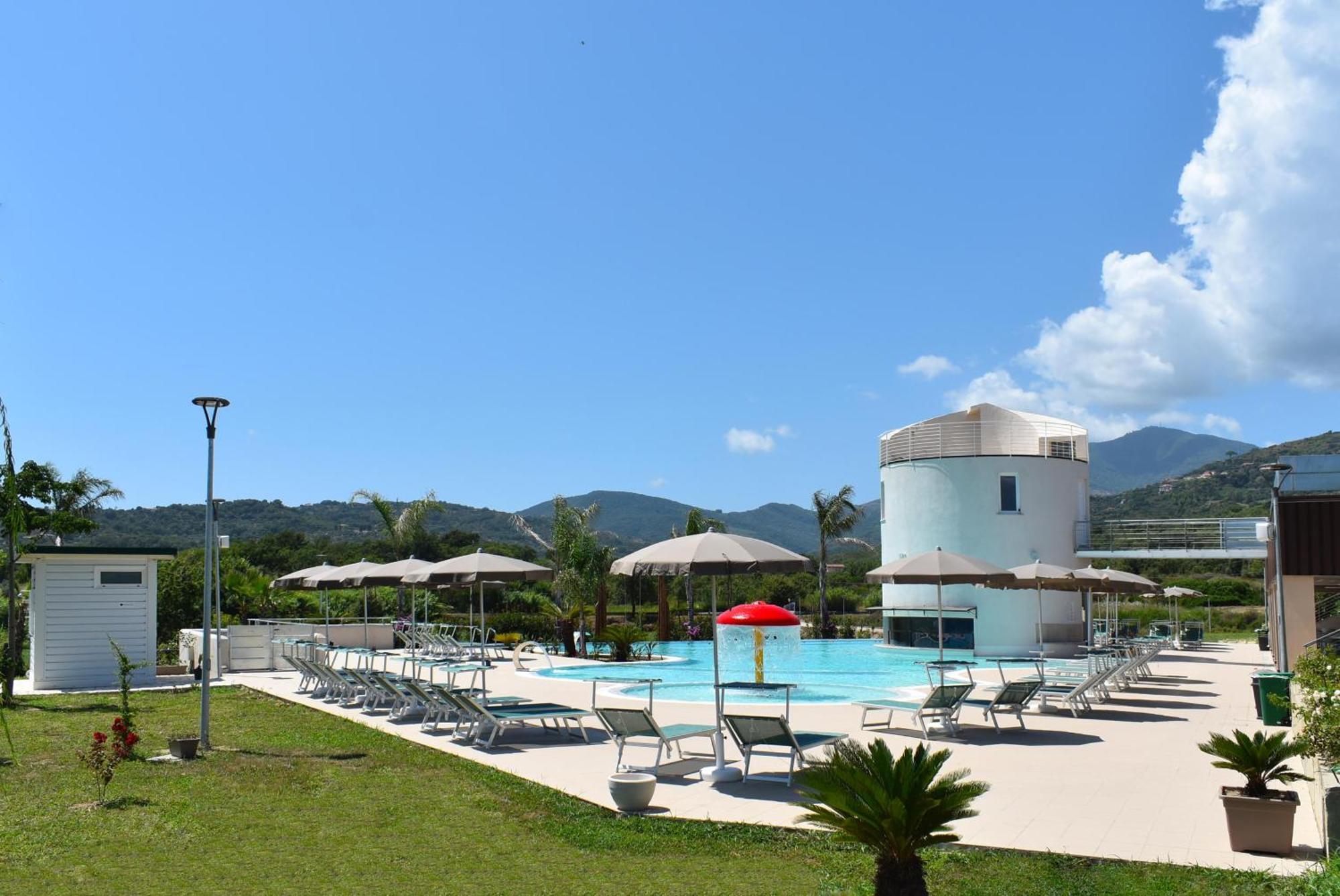 Hyele Accommodation Experience Casal Velino Bagian luar foto