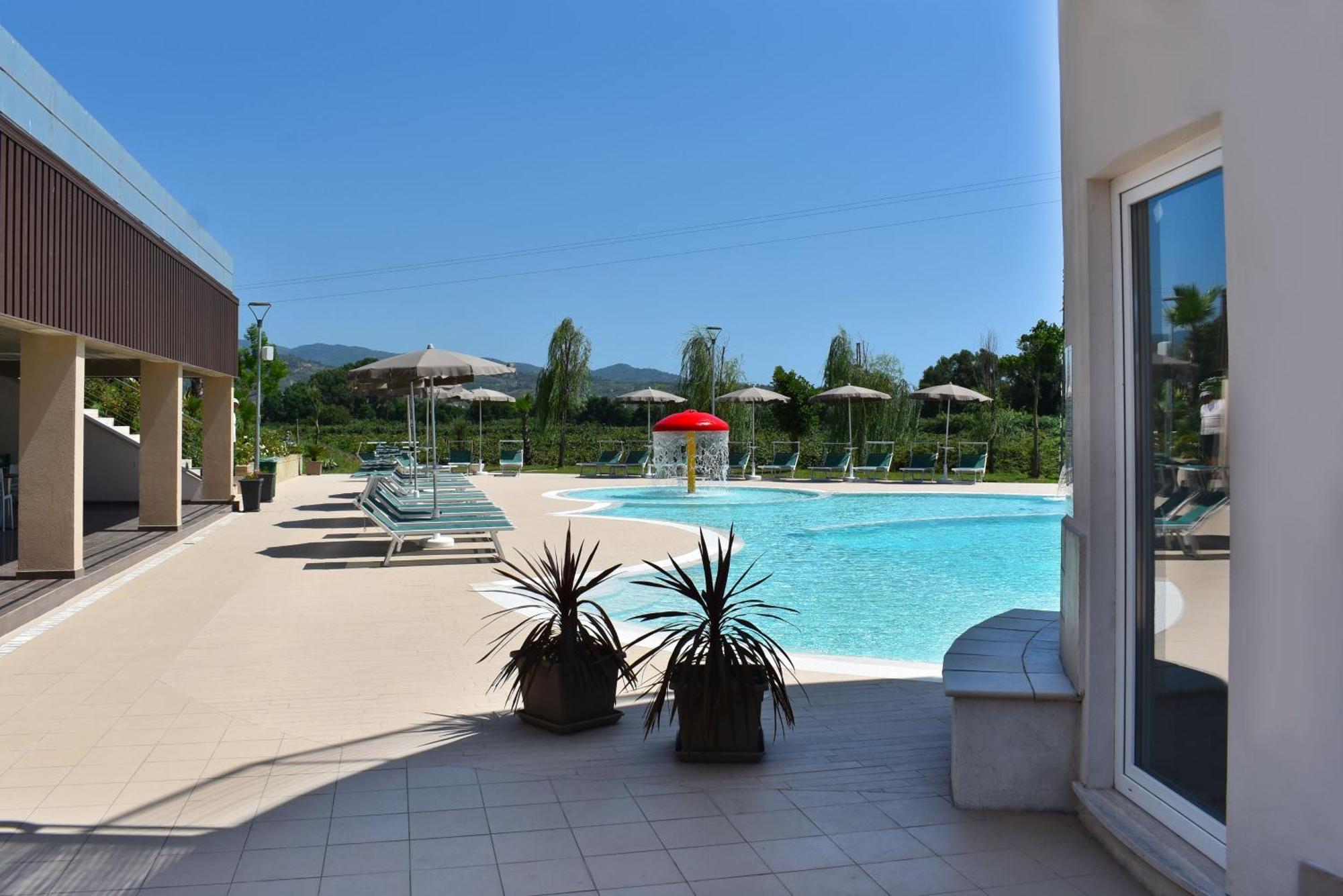 Hyele Accommodation Experience Casal Velino Bagian luar foto