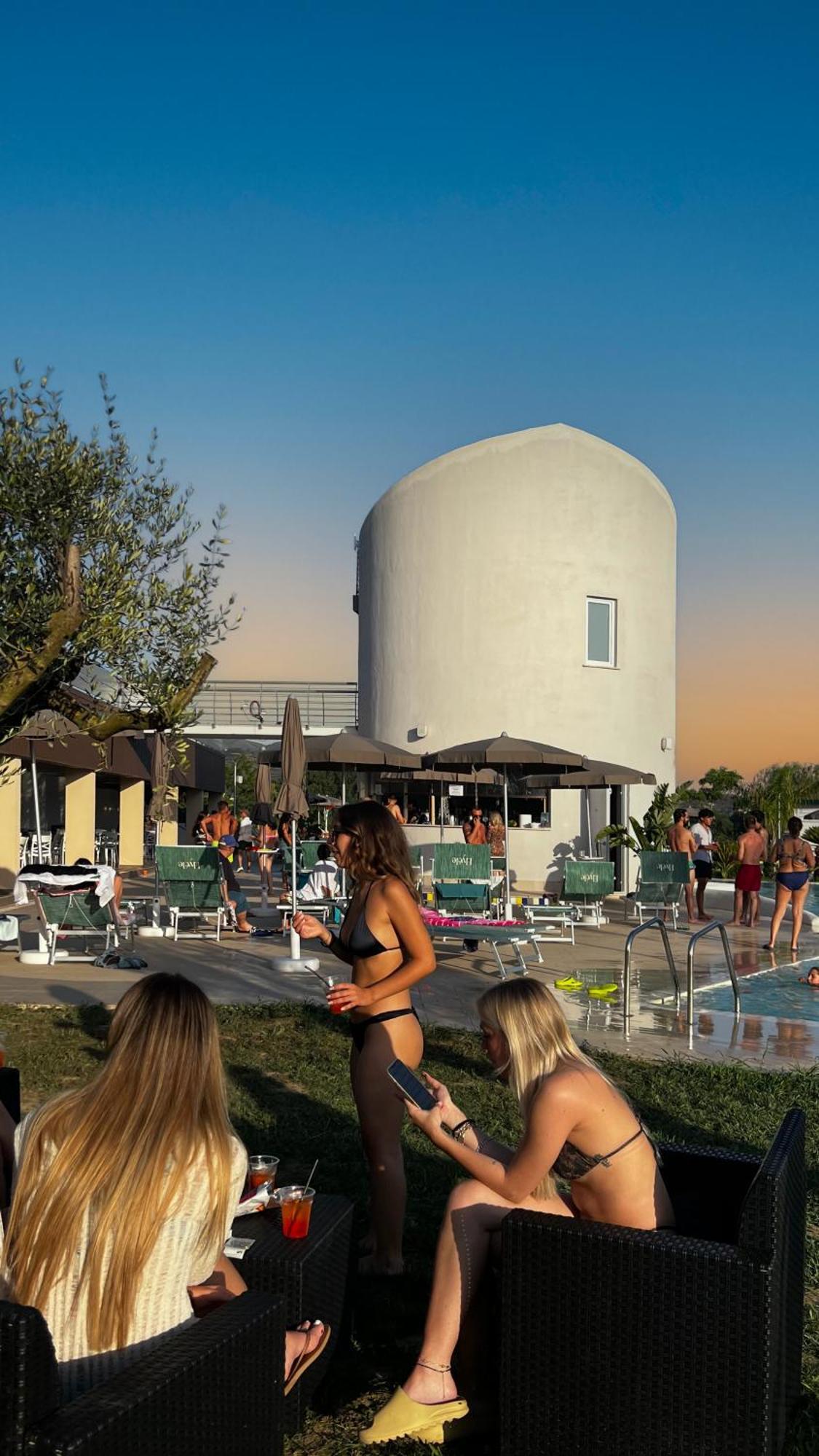 Hyele Accommodation Experience Casal Velino Bagian luar foto